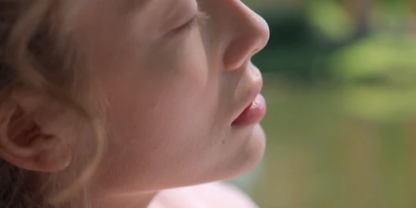 SECRETE ȘI MINCIUNI